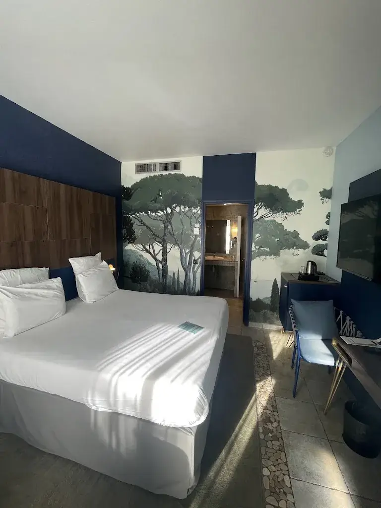 Linus_Mercure Marseille Centre Bompard La Corniche_Marseille_review