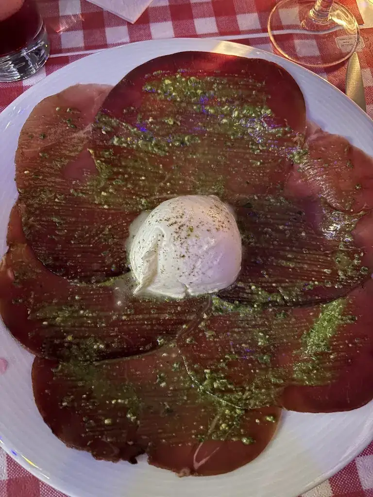 Crismara Medina Peña _Le Baron perché_Marseille_review