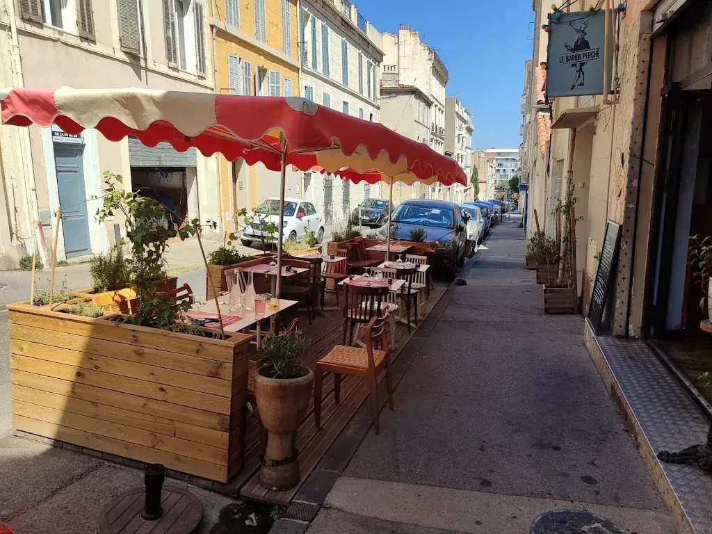 Le Baron perché restaurant in Marseille