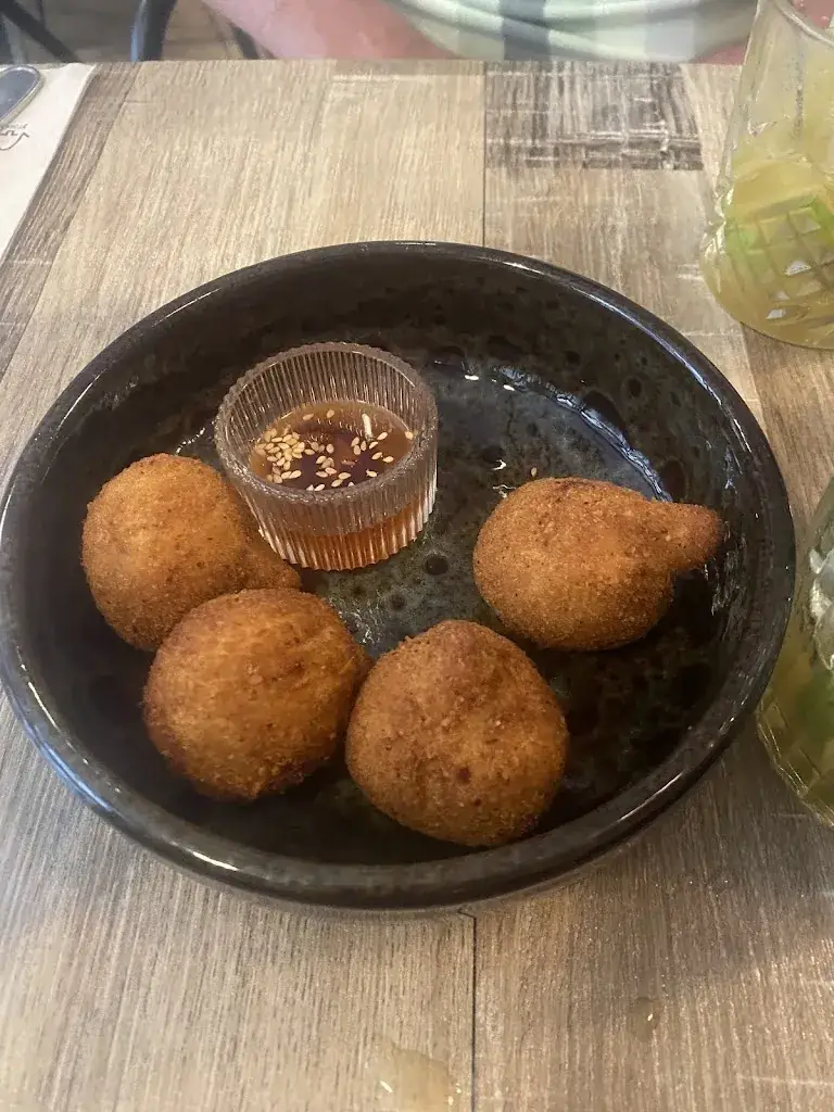 Phil Harms_Aux Antipodes_Marseille_review