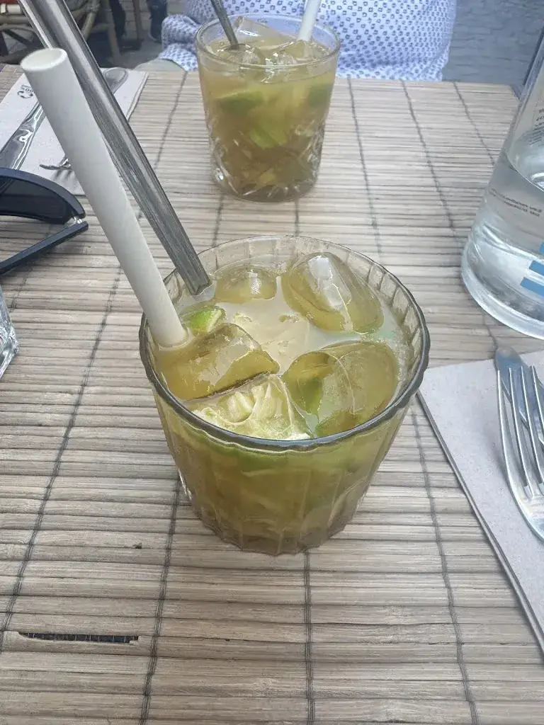 M Subz_Aux Antipodes_Marseille_review