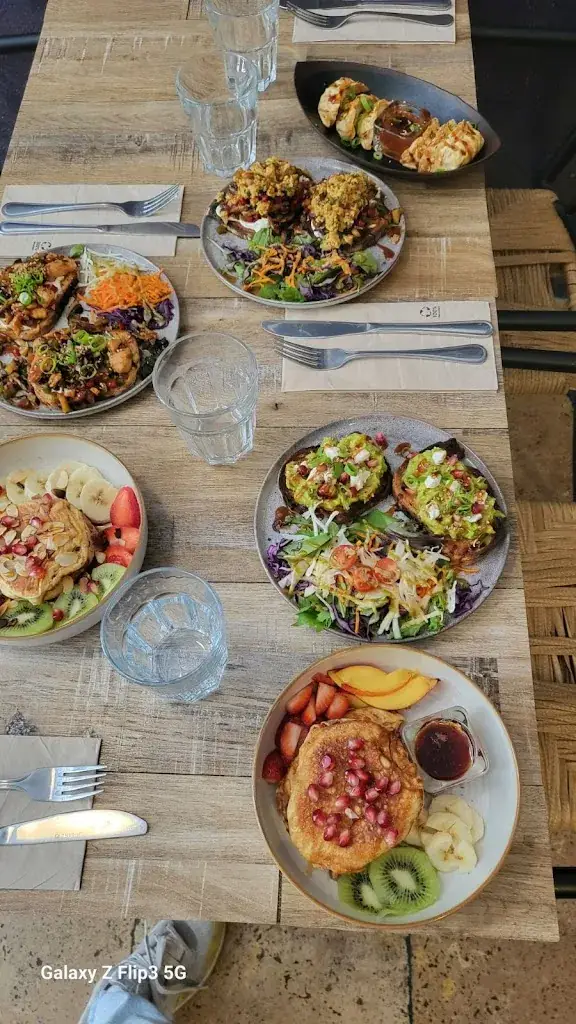 Aux Antipodes_Marseille_slider_image_3