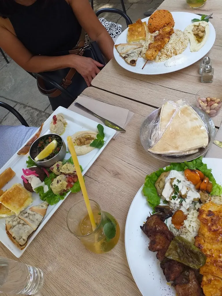 Catherine GLASER_Guénat's_Martigues_review