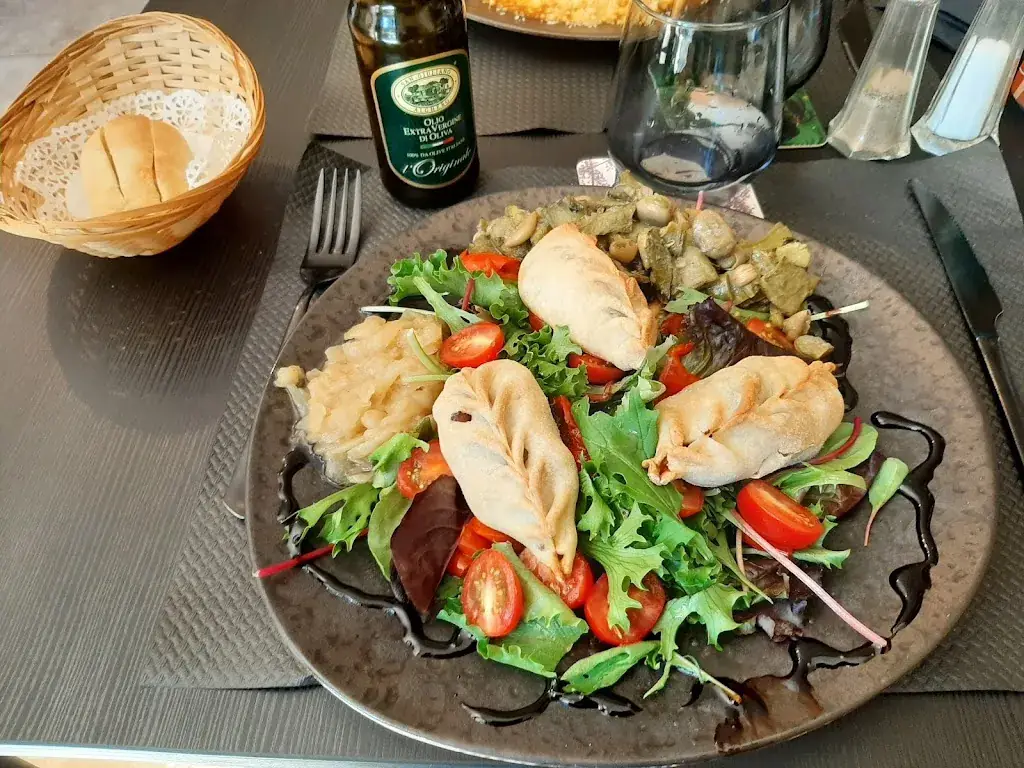 Nina Alex_L'ESPIANADA | Restaurant de spécialités sardes_Maussane-les-Alpilles_review