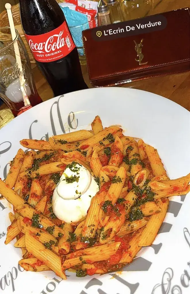 Fadila Medjou_L'Ecrin de Verdure_Marseille_review