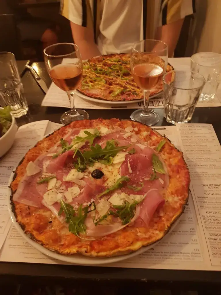 Elaine Phipps_Restaurant La Pizzeria_Mazan_review