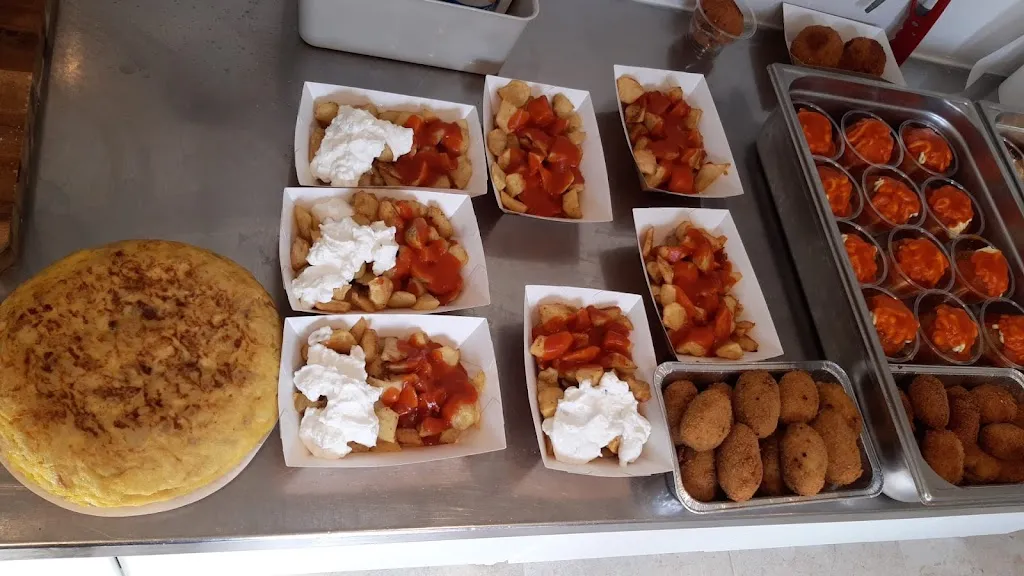 Mi Candela paellas et fideuas restaurant in Mazan