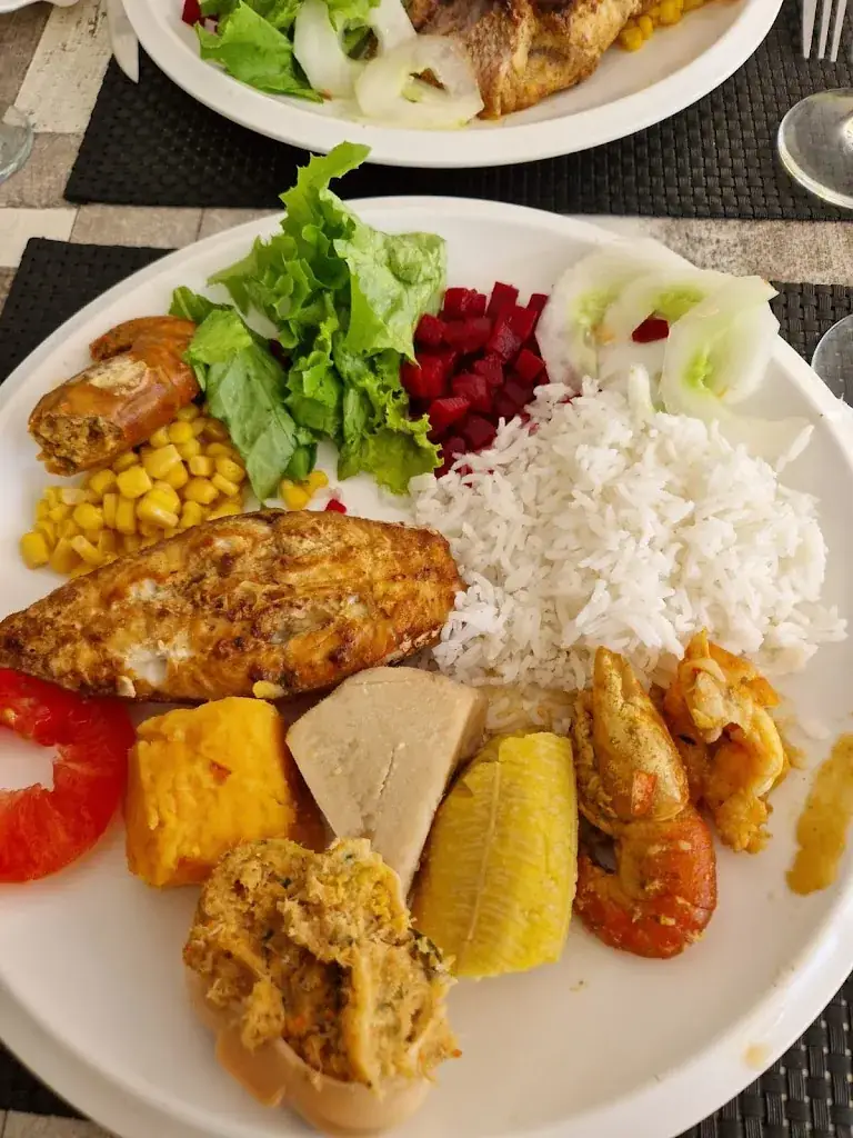 Chez Mamilo au super U Maubec restaurant in Maubec