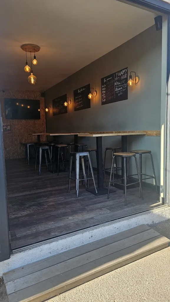 Grahame Ogden_Bar de la fauvette_Maubec_Bewertung