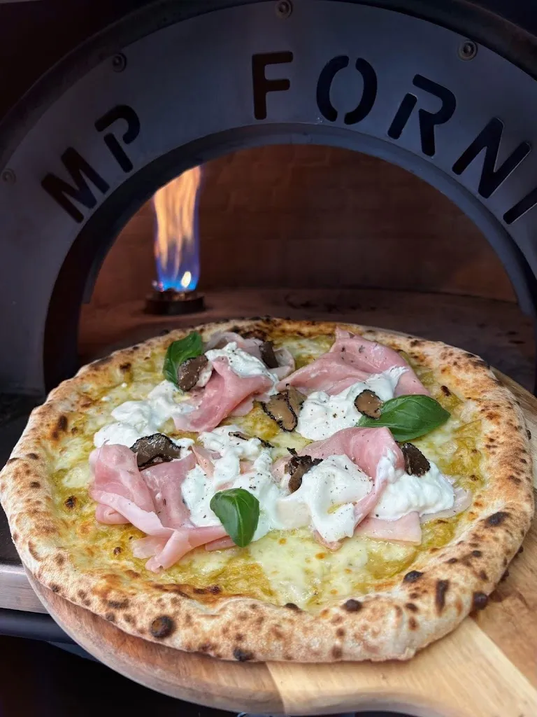 La Piazzetta Coustellet ristorante a Maubec