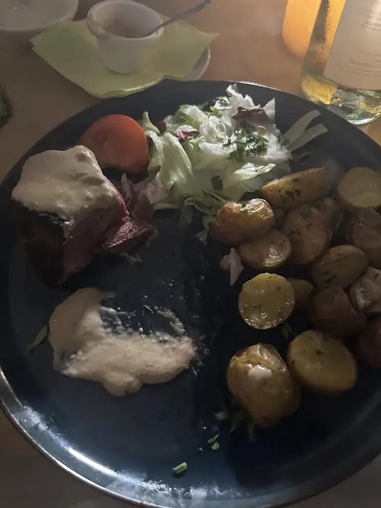 Rebecca Stewart_Le Grand Large_Menton_review