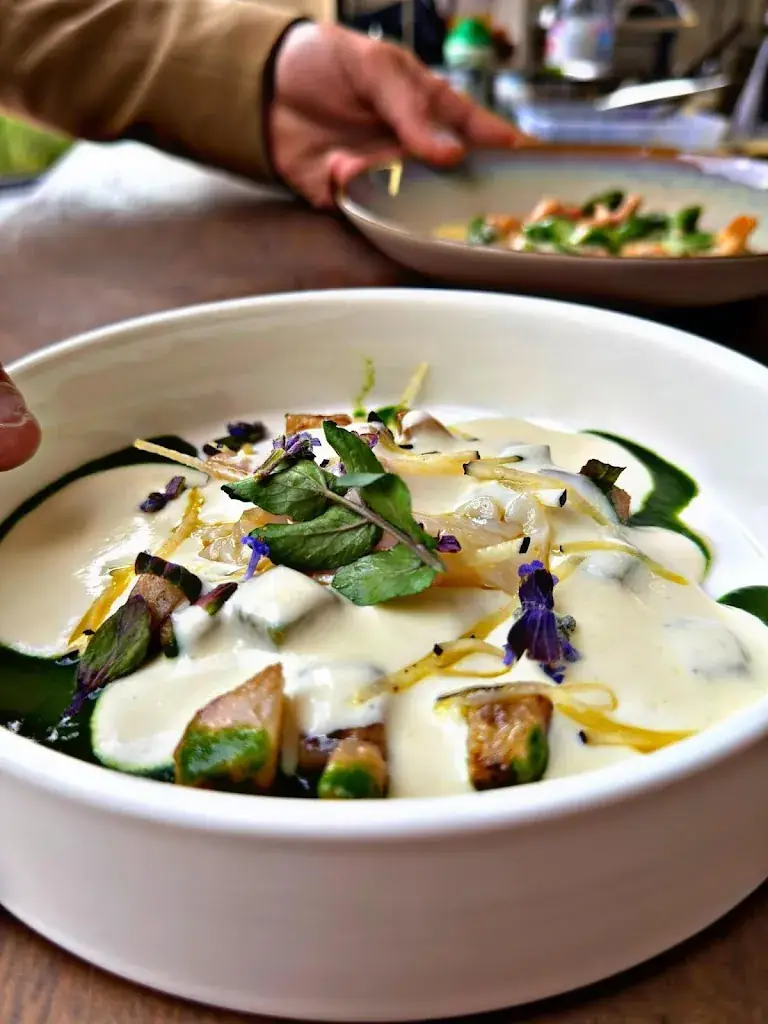 Monsieur Tu Menerbes_Ménerbes_slider_image_3