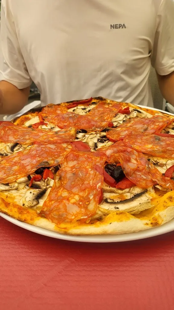 Eva_L'ESCANDIHADO_Ménerbes_review