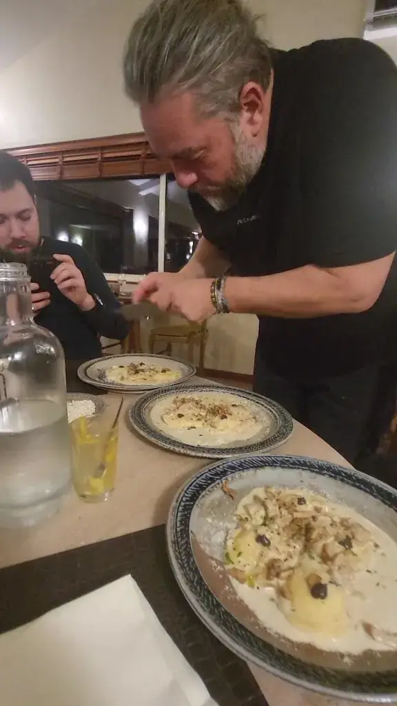 Hôtel le Grand Puech_Mimet_slider_image_2