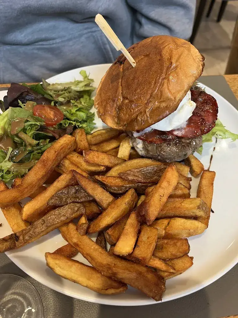 Tom_Aux berges du lac_Miramas_review