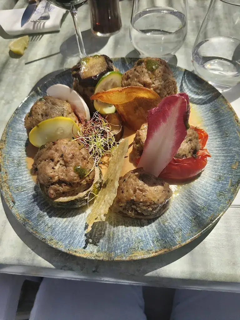 Vero Besnier_Aux berges du lac_Miramas_review