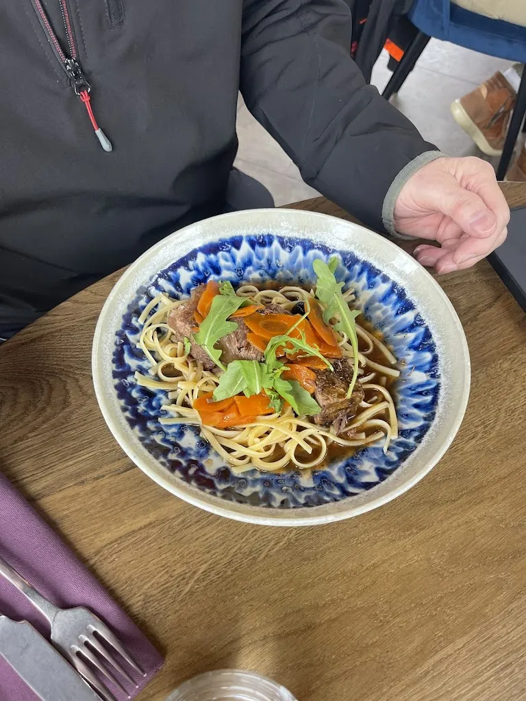 John Munro_Bistrot Demols - Restaurant_Mondragon_review