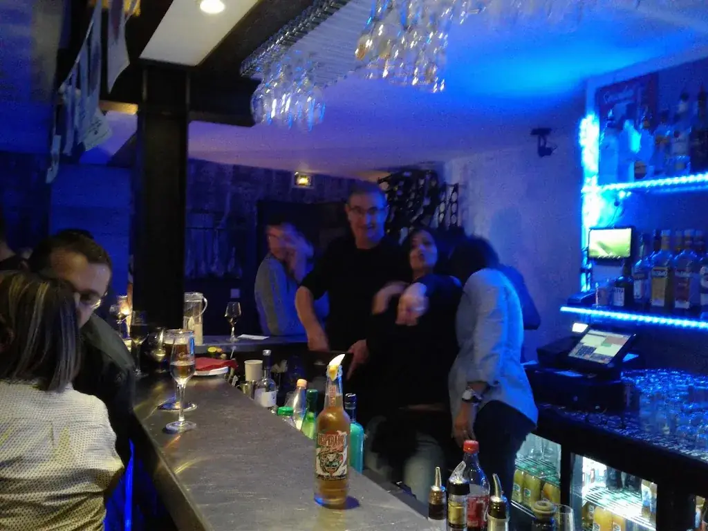 Café le B4..._Mollégès_slider_image_3