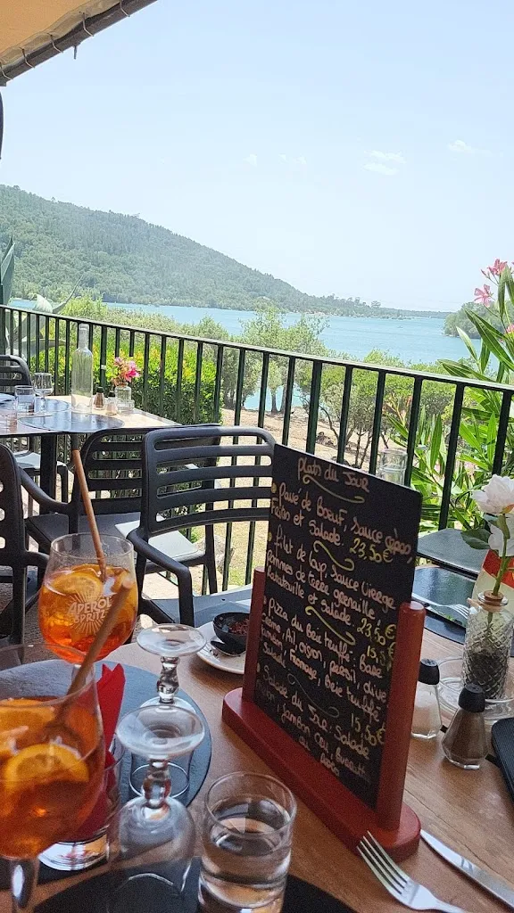 Cordelia Oakes-Ash_La Baie du Lac_Tanneron_review