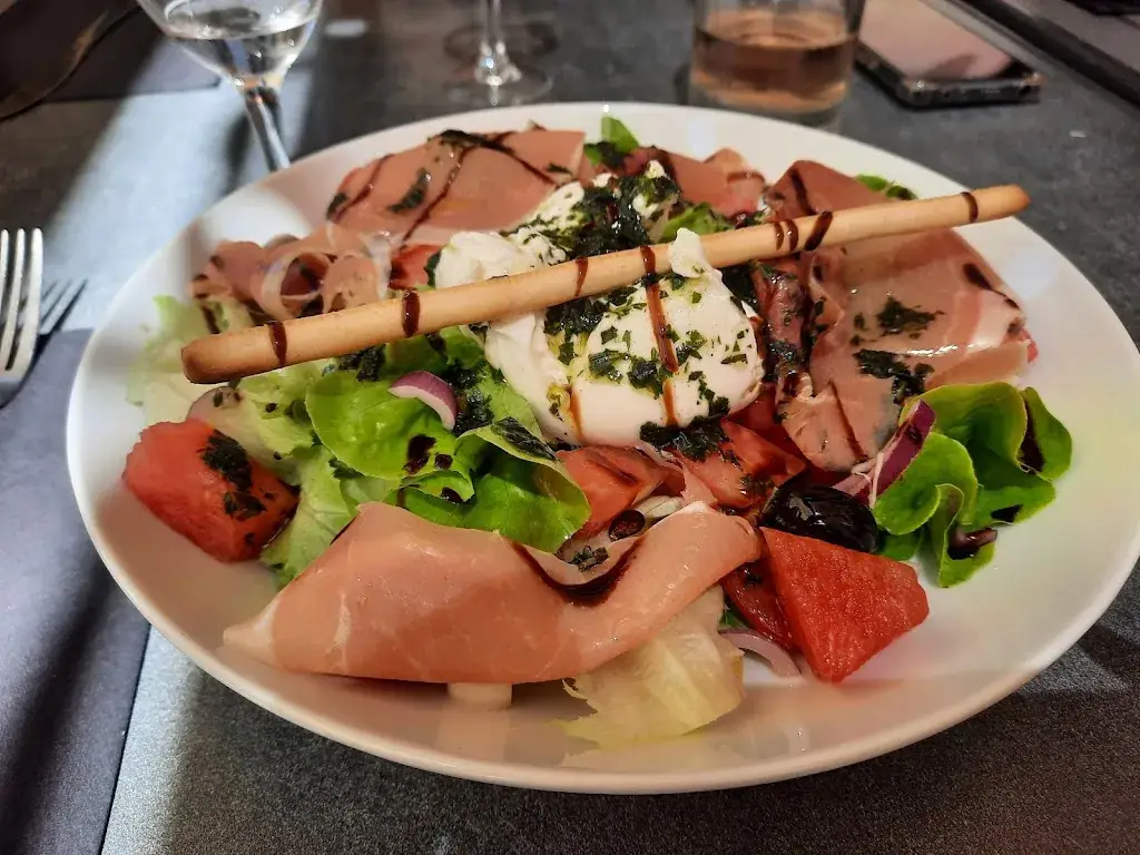 Cafe De Paris_Monteux_slider_image_3