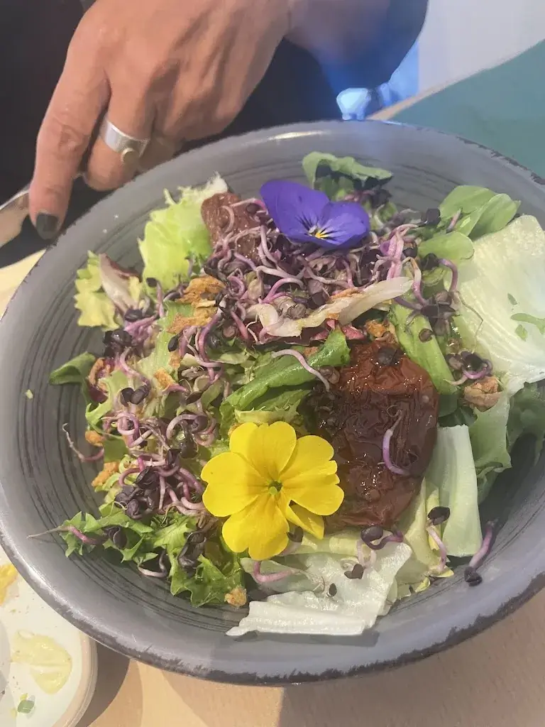 Le Quai des Amis_Monteux_slider_image_3