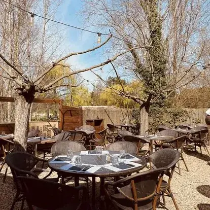 Restaurant la cahute_Mormoiron_slider_image_1