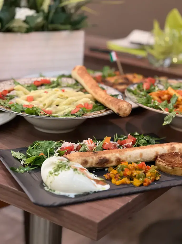 La Trattoria Avignon Restaurant in Avignon