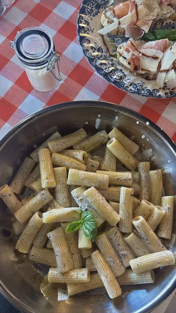 emma lameirinhas_SOO PASTA_Avignon_review