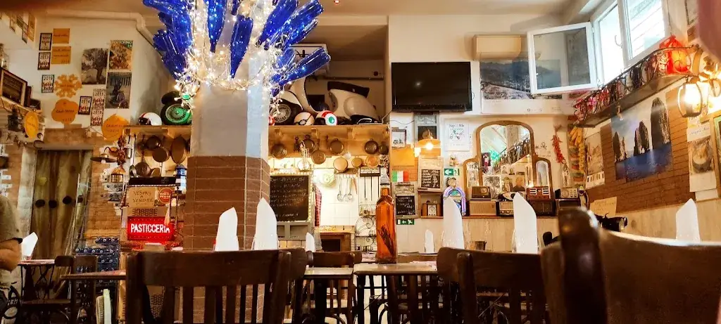 Napoli Mia Restaurant Restaurant in Avignon