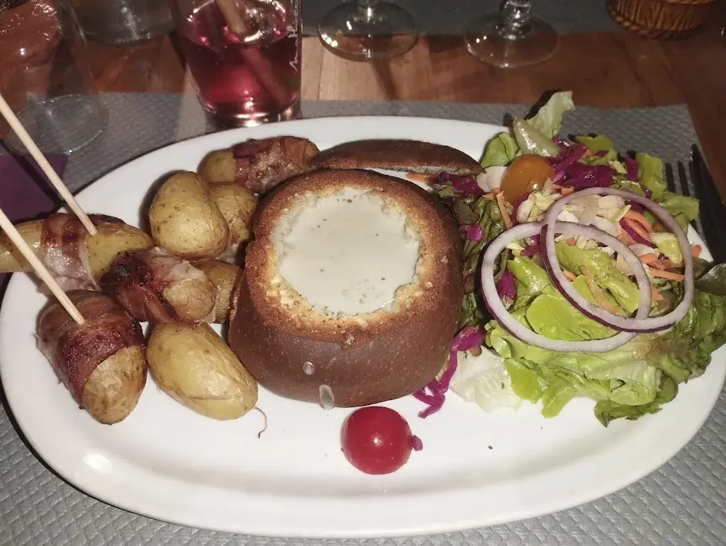 Le Poirier Restaurant in Arâches-la-Frasse