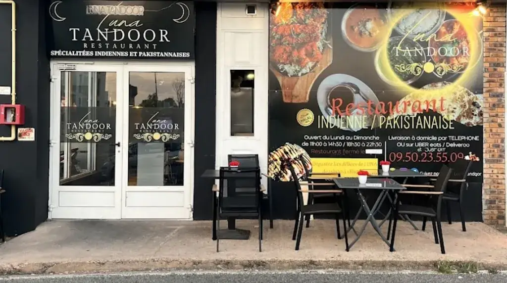 Luna Tandoor Restaurant in Pont-de-Chéruy