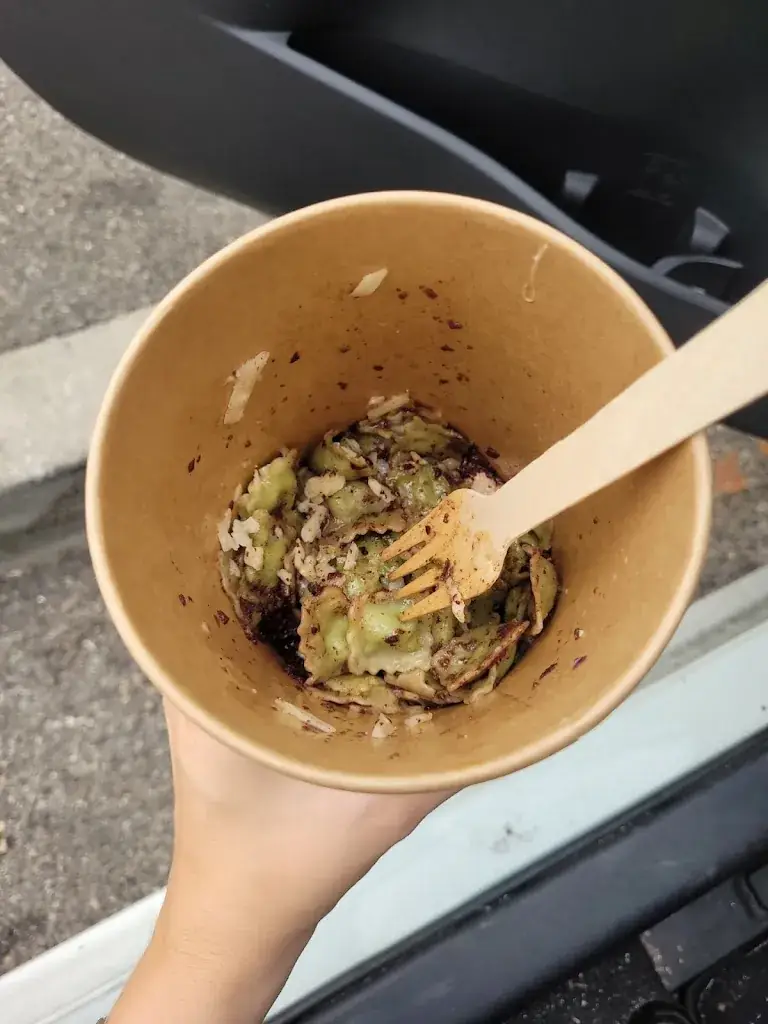 Léa Lefebvre_AIX &TERRA_Mornas_review