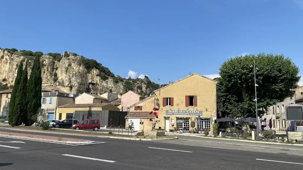 Alfredo Nachmann_Bar Du Coin_Mornas_review