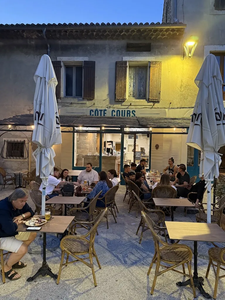 Côté Cours restaurant in Mornas