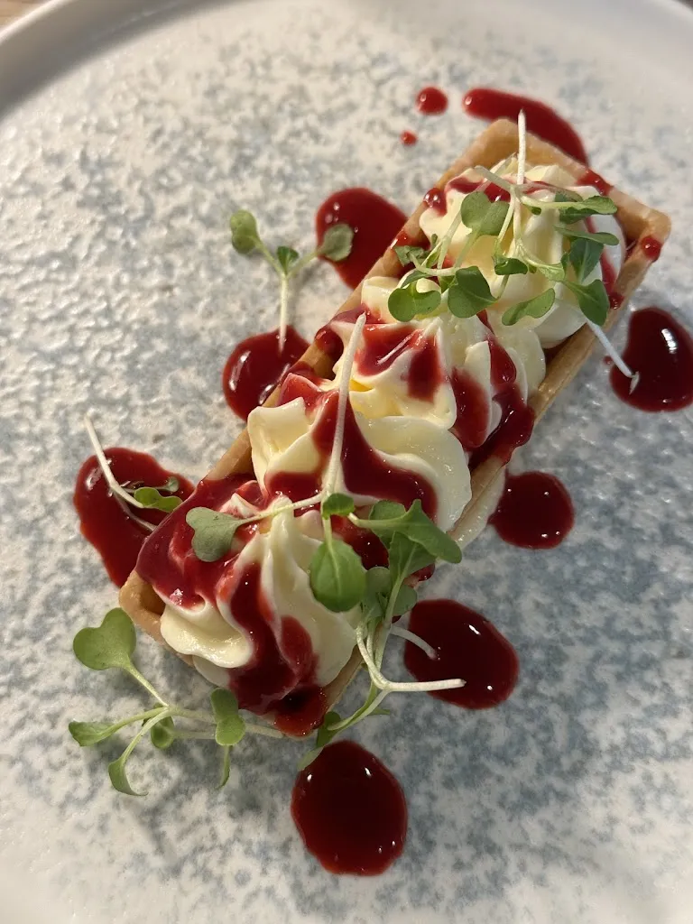 Ekaterina Fussinger_Au comptoir_Piolenc_review