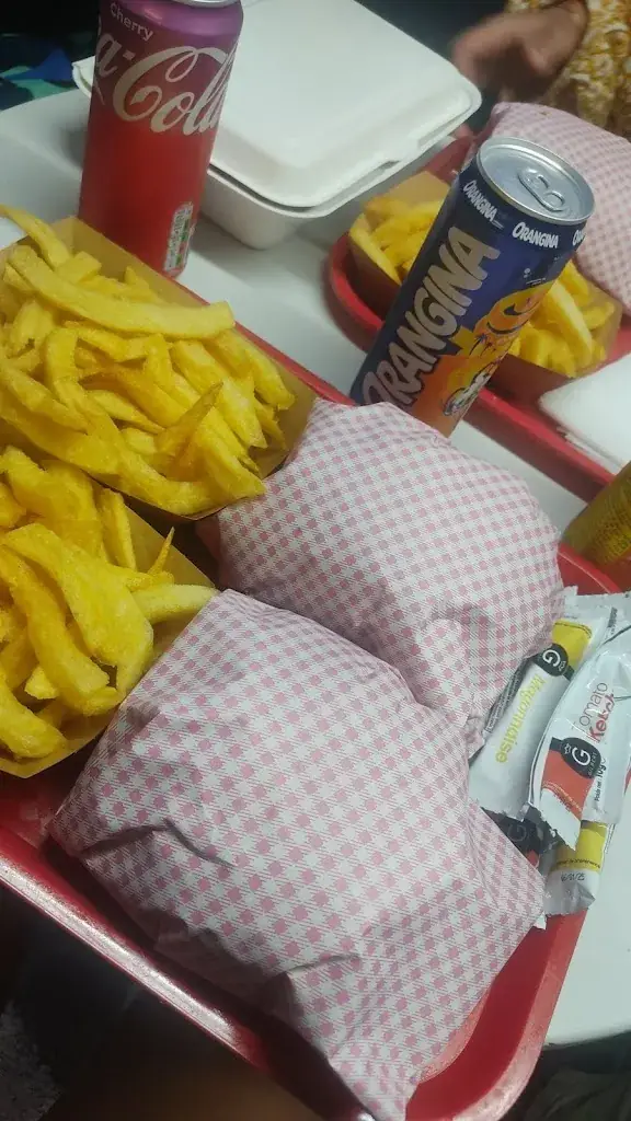 Sarah Roy_La Juju Délices - Food truck Burgers & Plats cuisinés_Mornas_review