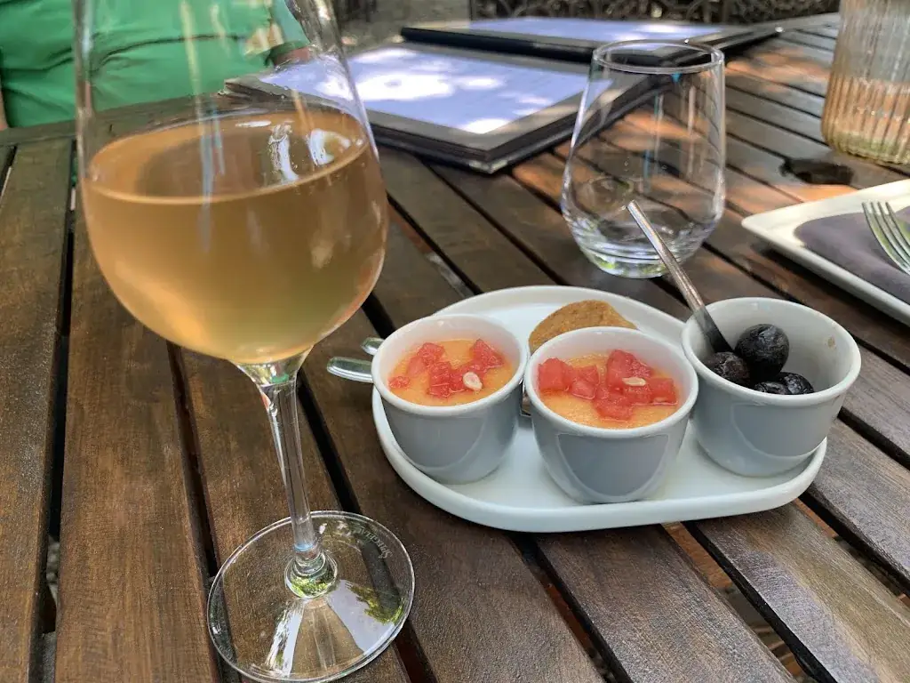 Antje W._LE TEMPS DE VIVRE_Uchaux_review