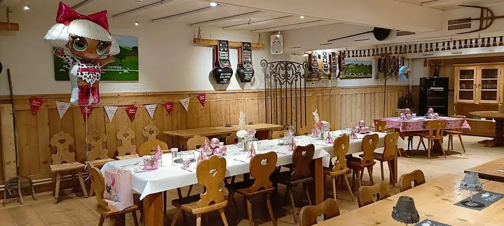 Croix-Blanche restaurant in Mouret