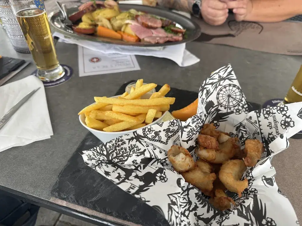 Croix-Blanche_Mouret_slider_image_3