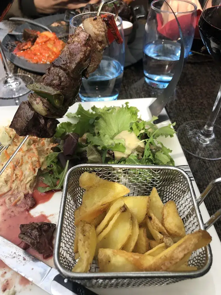 Kai Serena Liang_Au Pied dans le Plat_Mouans-Sartoux_review