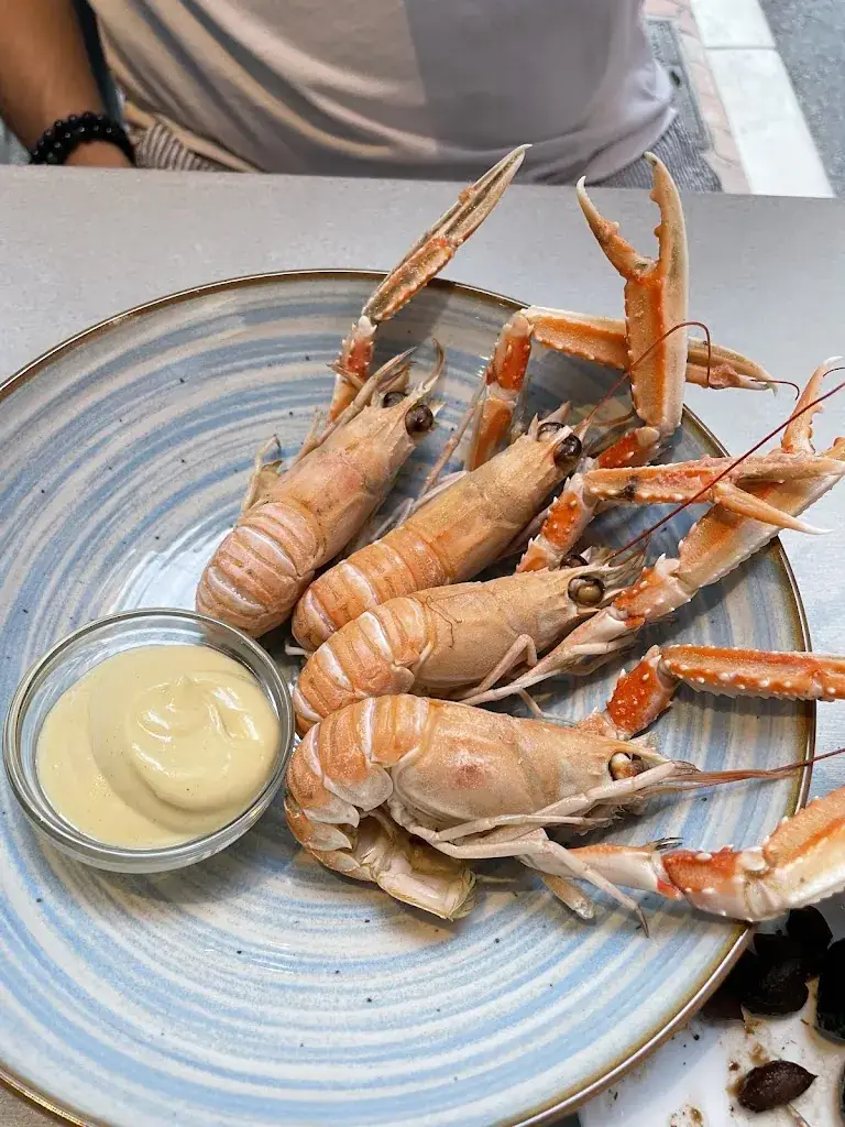 vadelica_L’écailler by Manu_Mouans-Sartoux_review