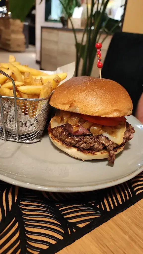 Menu_Chesterfield Restaurant bar à Vin et Tapas_Mouans-Sartoux_image_4