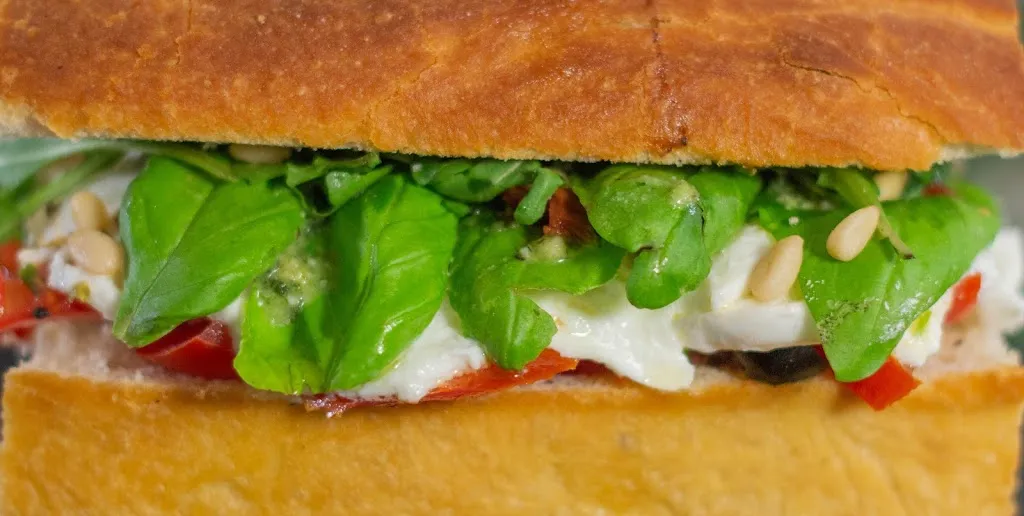 Miréio, le café provençal restaurant in Mouans-Sartoux