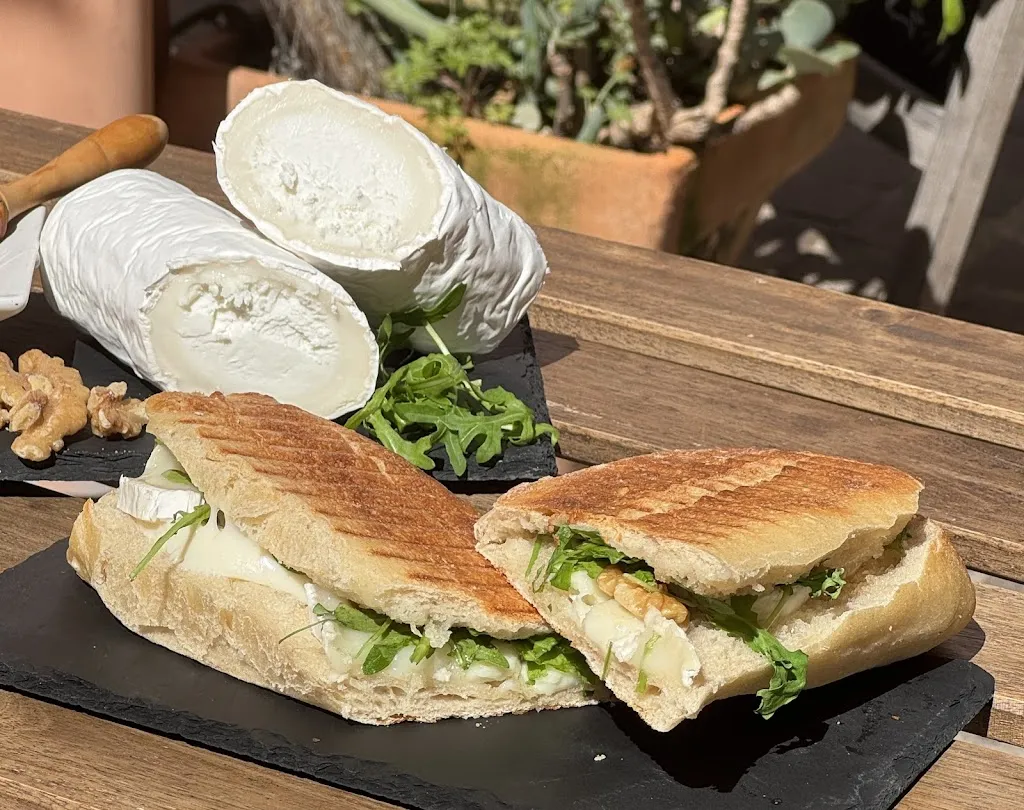 Miréio, le café provençal_Mouans-Sartoux_slider_image_3