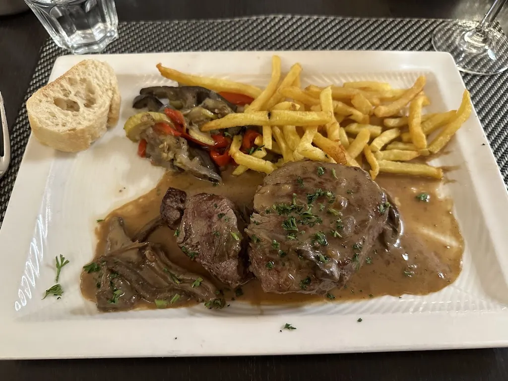 Allison Adams_Le Rendez-Vous de Mougins_Mougins_review