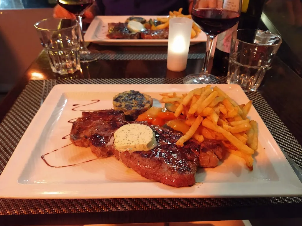 Paula Evans_Le Rendez-Vous de Mougins_Mougins_review