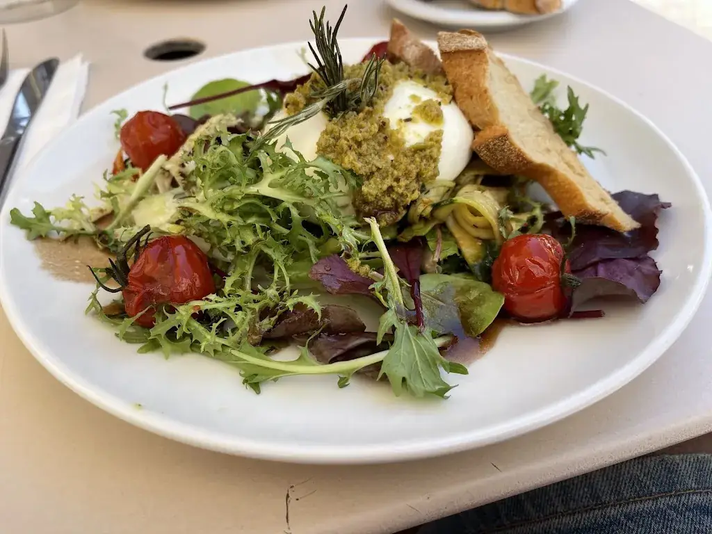 Romuald_O FANETTE_Marseille_review