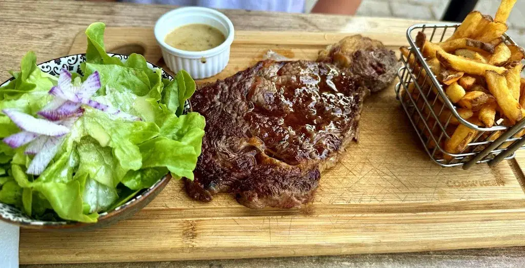 Rong Mao_Le café de Fany_Nans-les-Pins_review