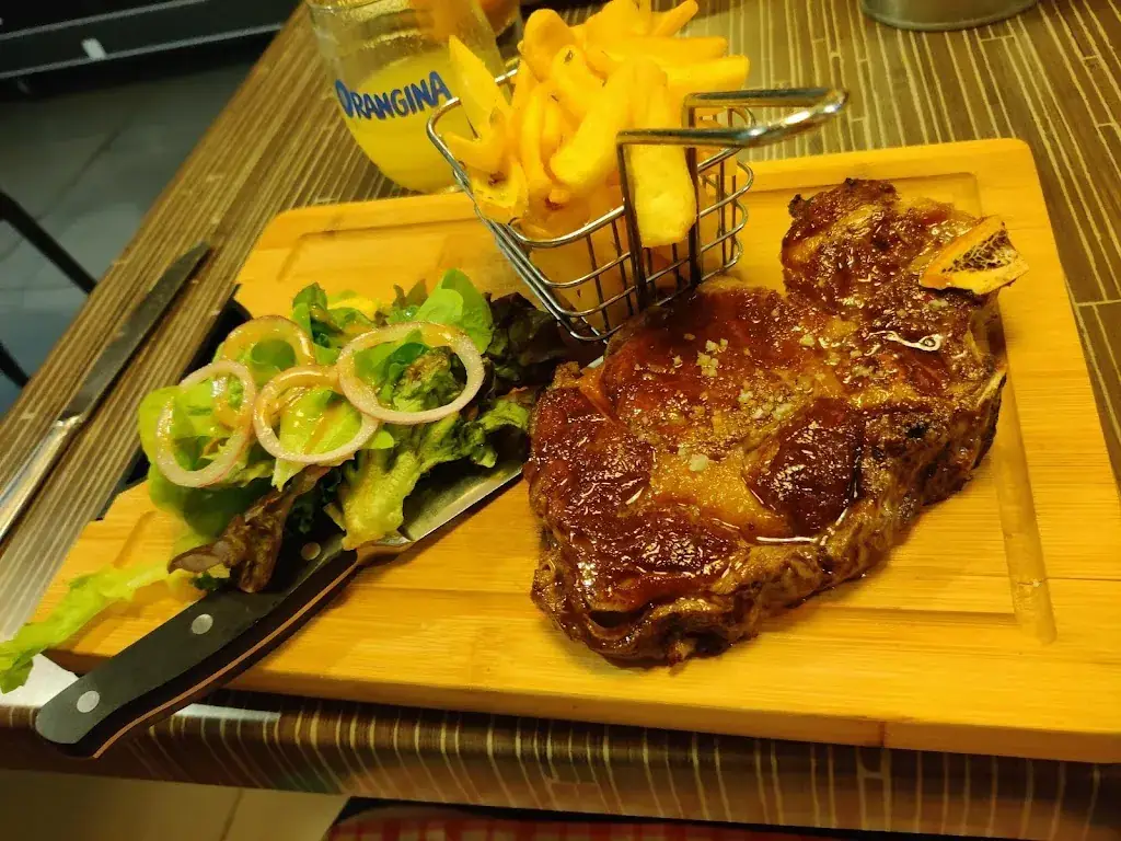 Joost Gierveld_Le café de Fany_Nans-les-Pins_review