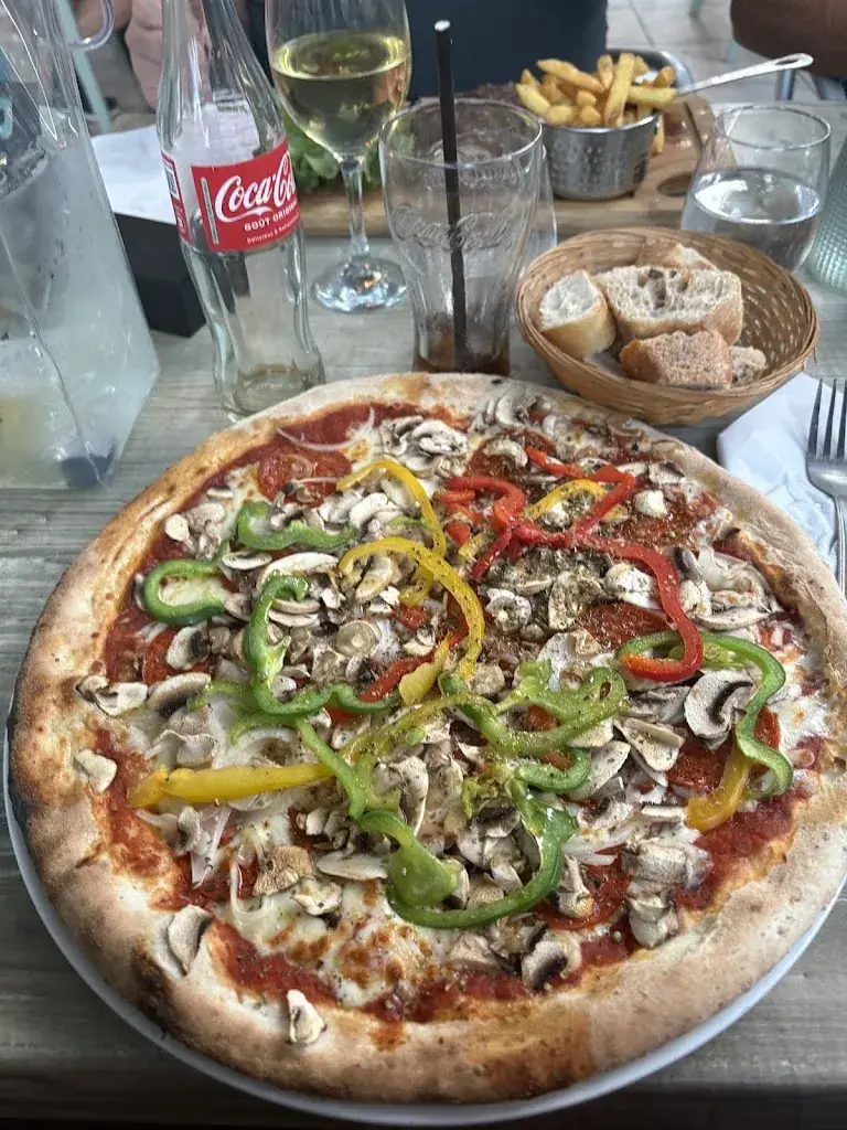 Felicia Engelhardt_Les Terrasses de Fany_Nans-les-Pins_review